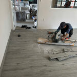 Thi công sàn nhựa hèm khoá tại Thuận An Bình Dương